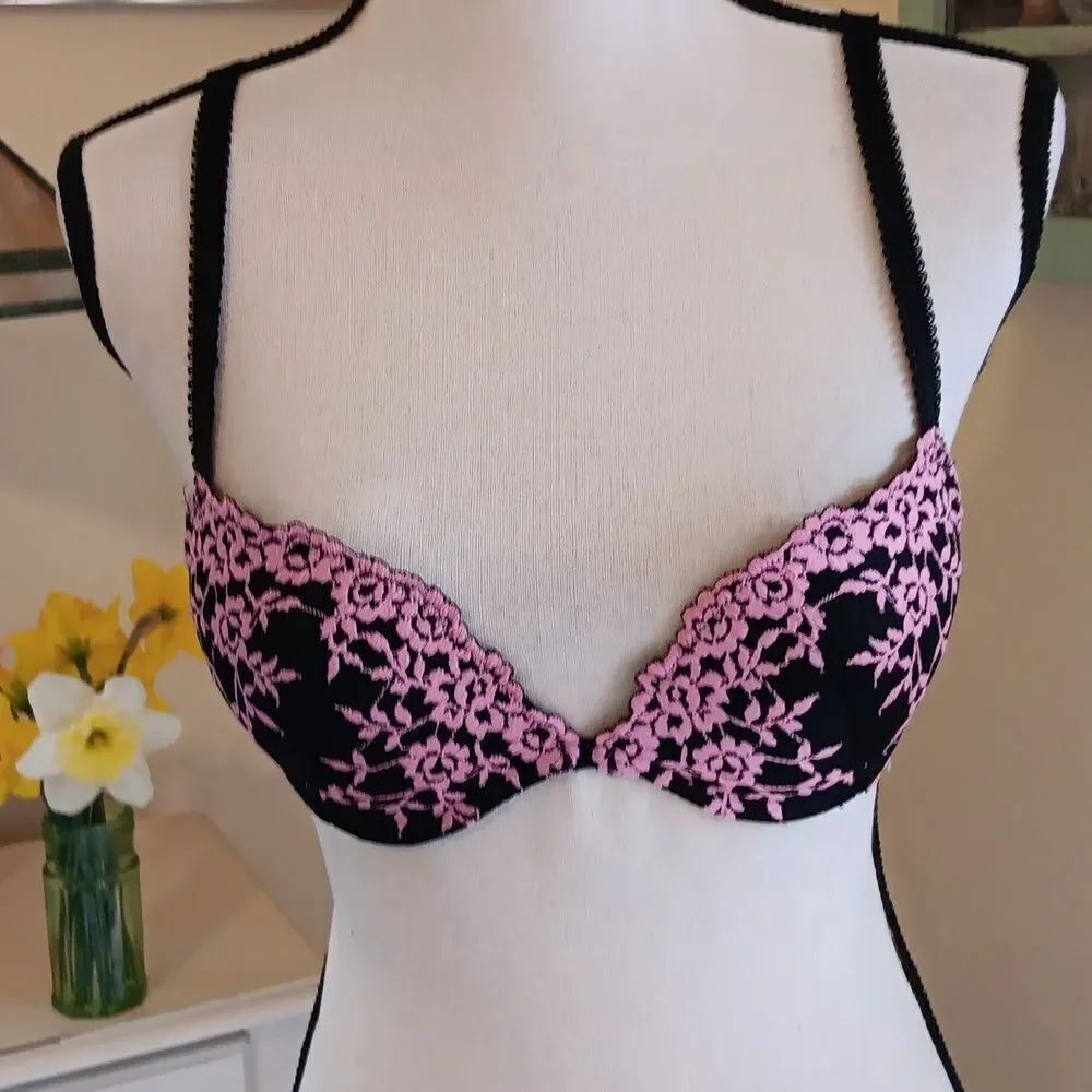 Wacoal Embroidered Push Up Bra. Coquette Girl